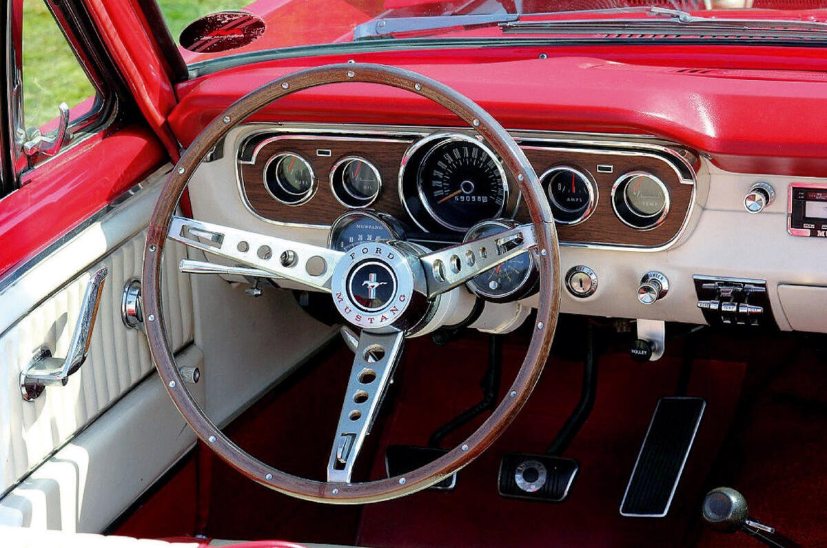 Ford Mustang belső tér